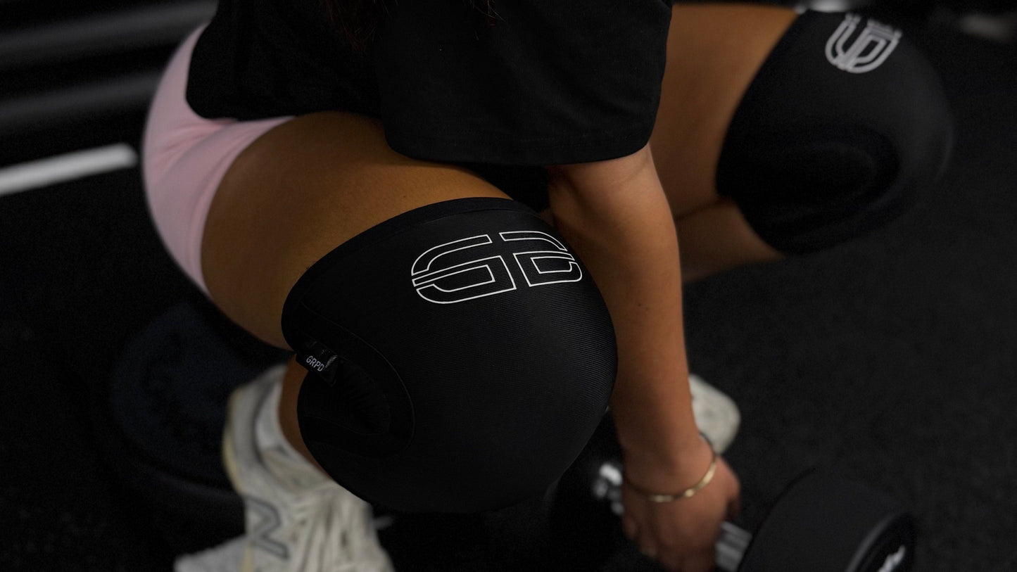 KNEE SLEEVES